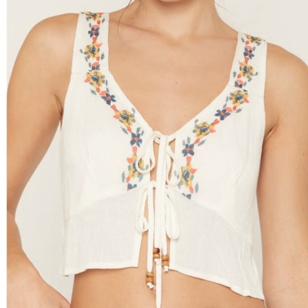 Shyanne Women's Embroidered Tie-Front Tank Top size M